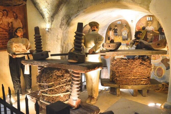 Santorini Island and Akrotiri Private Tour With Wine Tasting - What to Expect During the Tour