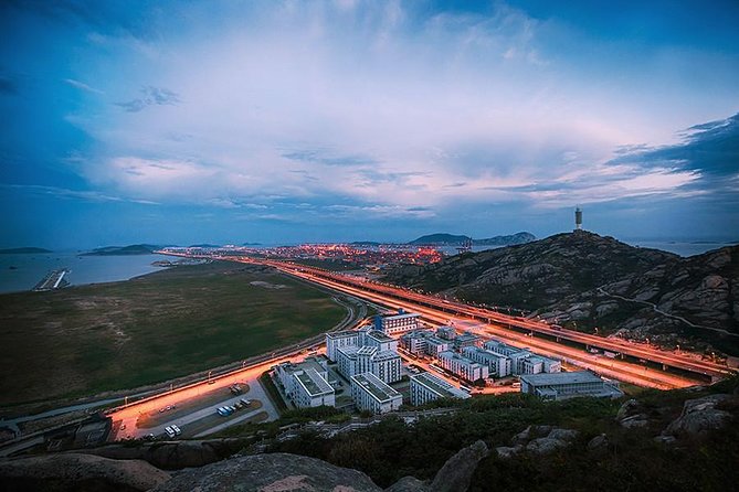 Shanghai Donghai Bridge and Yangshan Port Private Tour With Seafood Feast - Tour Highlights