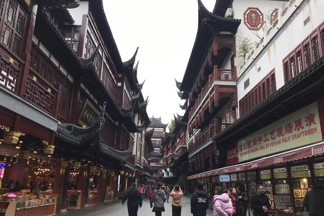 Shanghai Private Tour by Metro Featuring Must-See Attractions - Lunch Inclusions