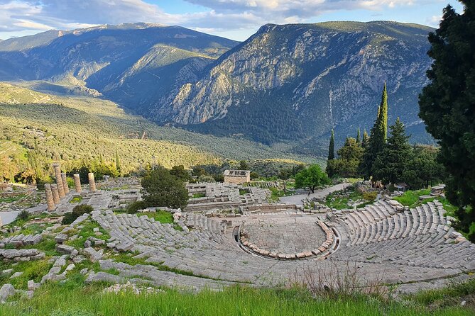 Small Group Tour in Delphi and Arachova - Delphi Exploration