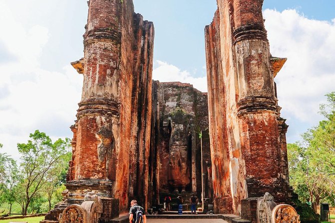 Srilanka Tour Package 7 Nights 8 Days H/B Basis - Pickup and Starting Information