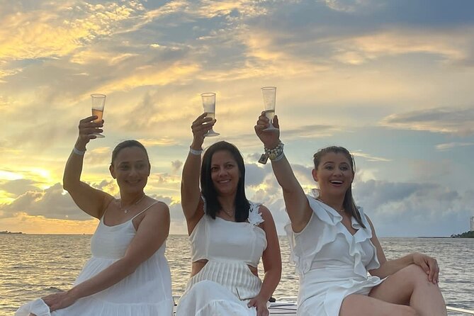 Sunset by Boat in the Bay in Cartagena - Reviews and Customer Feedback
