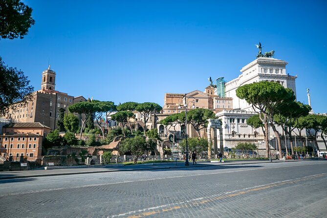 Tour of Rome City Highlights: Trevi Fountain & Pantheon With Local Guide - Spanish Steps Charm