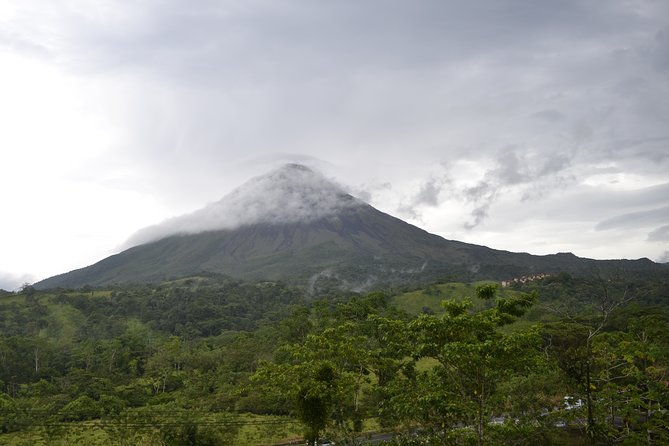 Transfer From Arenal to SJO Airport or Hotels for up to 5 Passengers ( One Way) - Accessibility Options