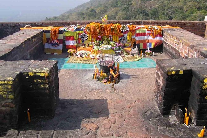 Two Days Cultural Tour of Bodhgaya From Varanasi - Itinerary Highlights