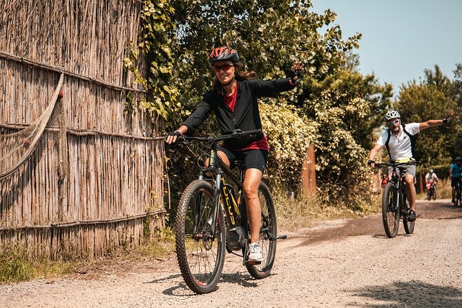Valle Del Lago Ebike Tour With Food & Wine Tasting Experience - Participant Guidelines