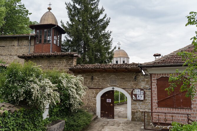 Veliko Tarnovo and Arbanasi Private Tour From Sofia - Additional Considerations
