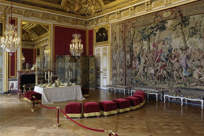 Versailles Castle Private Guide Tour With Fast Track Ticket - Meeting Point and End Point