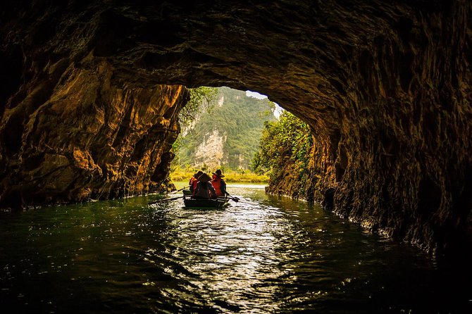 Vietnam Ancient Capital - Hoa Lu and Tam Coc Tour - Visit Mua Cave