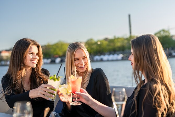 VIP Prague YachtBoat PONTOON Experience: All-You-Can-Drink - Meeting Point Information