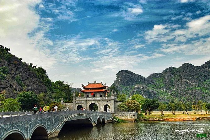 Win Win ( 2 Days 1 Night in Ninh Binh ) Stay at Beautiful Bungalow - Pickup Options