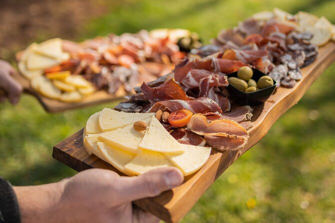 Wine and Oysters Private Guided Experience in Lim Bay - Meeting and Pickup Details