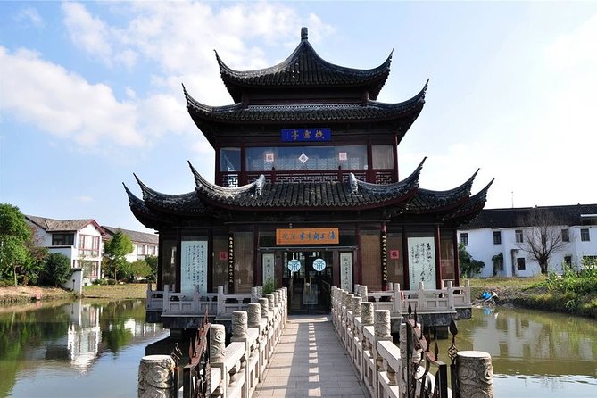 Zhaojialou Water Town Private Day Tour With Shanghai City Highlights - Transportation and Accessibility