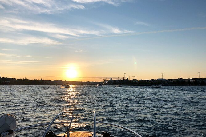 2-Hours Private Modern Boat Tour In Helsinki Archipelago - Restroom and Air-Conditioned Vehicle