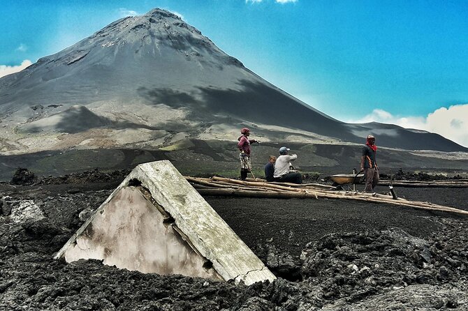 6. Hike to the Crater of Little Pico 2014, on the Volcano of FOGO - Additional Information on Activity