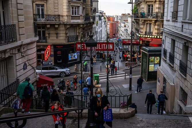 6 Hrs Le Marais and La Vallée Village Tour With CDG Pick up - Operated by