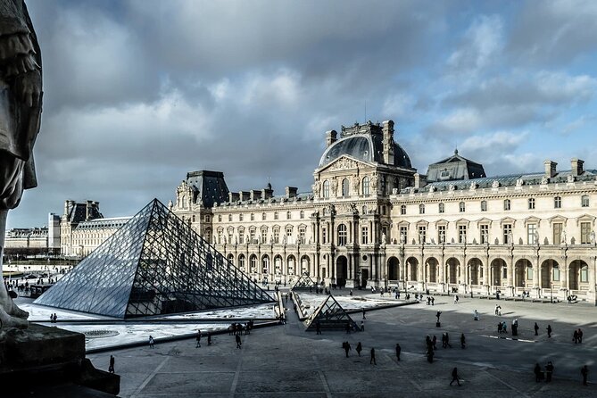 9-Hour Paris Tour & Seine River Cruise Dinner With CDG Pick up - Services Provided