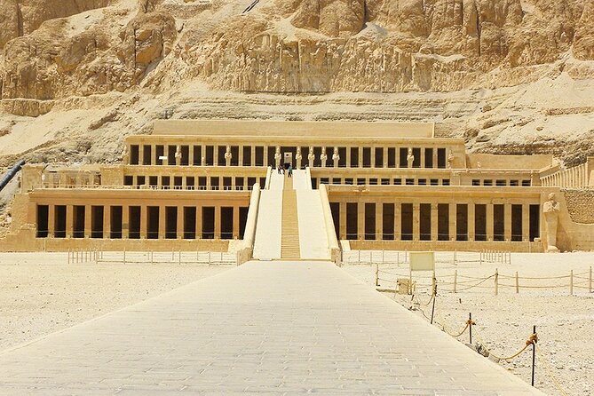 A Private 2 Day Trip to Luxor From Hurghada by Van - Meeting and Pickup Details