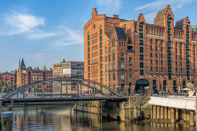 Airport Transfer: Hamburg to Hamburg Airport HAM by Luxury Van - Booking Options