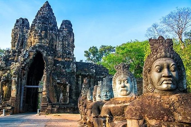 All Major Temples and Kulen Mountant Waterfall in 3 Days - Day 3: Banteay Srei and Banteay Samre