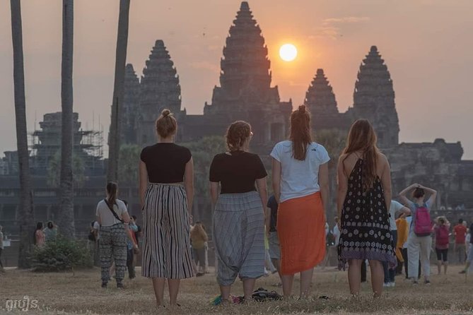 Angkor Wat Small-Group Day Tour And Sunset - Sunset Experience