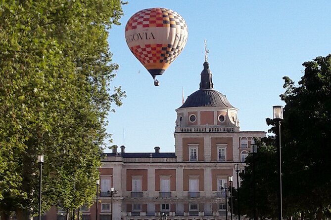 Balloon Trip in Aranjuez With Brunch Included - Group Size and Operator