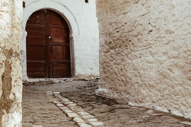 Berat “ the City of 1001 Windows “ UNESCO Heritage - Directions
