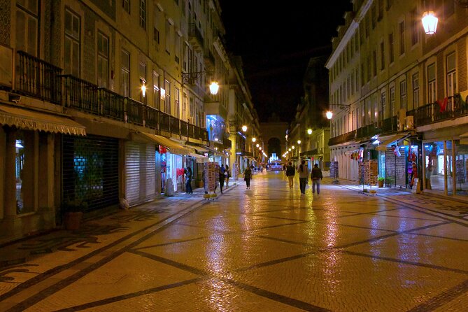 Best of Nighlife in Milan a Private Tour With a Local - Exploring Milans Nightlife
