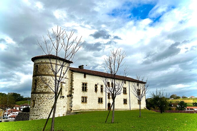Biarritz: Full-Day Trip Into the Basque Countrys Inland - Accessibility Information