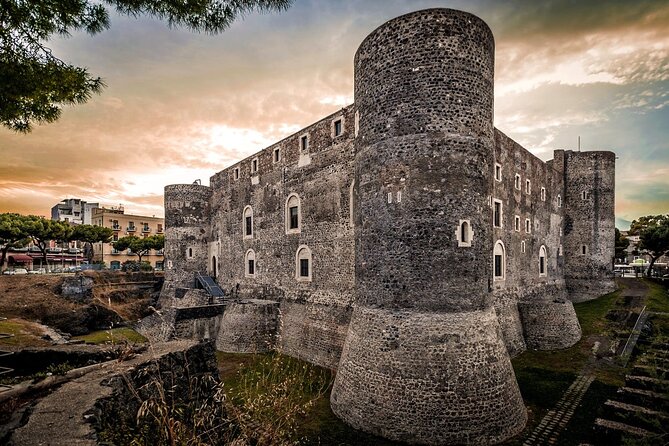 CATANIA WALKING TOUR 2 Hours Multilingual (Historic Center) - Price and Guarantee