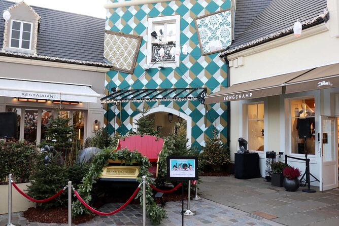 CDG Pick up With Montmartre and La Vallée Village Tour - Tour Experience