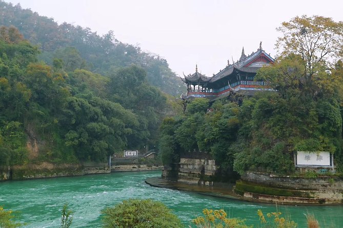 Chengdu Guided Tour of Taoist Mountain and Dujiangyan Irrigation - What To Expect
