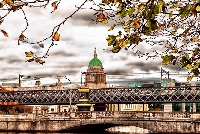 Departure Transfer: Dublin to Dublin Airport DUB in Business Car - Booking and Availability