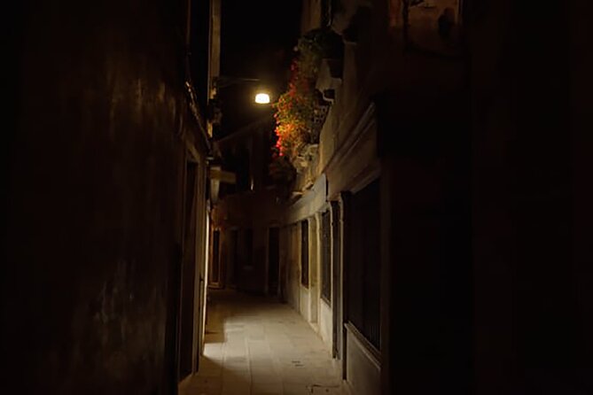 Discover Venice Ghostly Lore on Foot - Weather Considerations