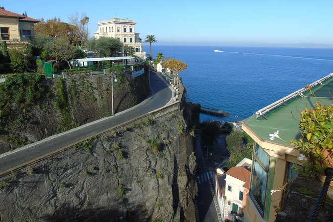 Door-To-Door Private Transfer Sorrento to Fiumicino FCO Airport or Viceversa - Price and Booking
