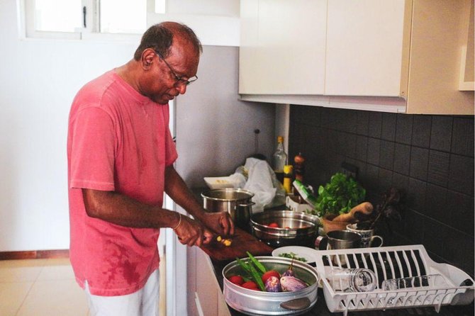 Experience Traditional Sri Lankan Cuisine With a Colombo Local in His Home - Availability and Booking