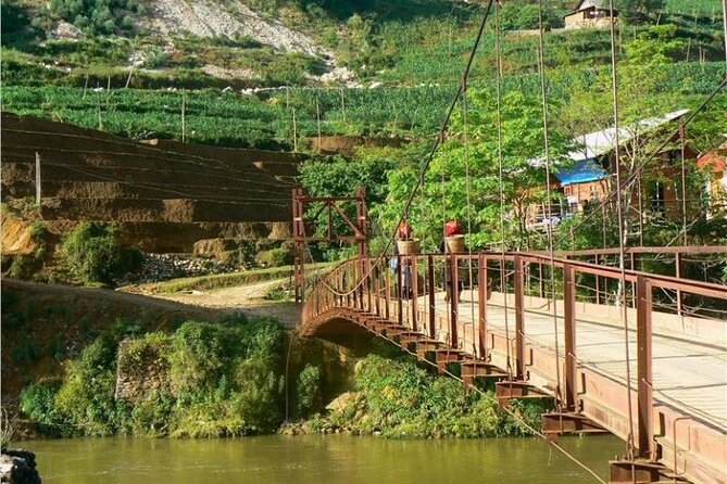 From Hanoi: 2-Day Sa Pa Homestay Trekking Tour by Cabin Bus - Trekking Itinerary