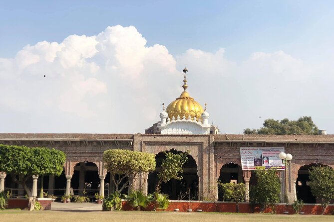 From Lahore: Nankana Sahib Gurdwara Janam Asthan Pilgrimage Day Trip - Souvenir Shopping