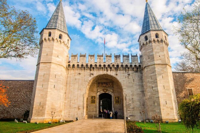 Full Day Tour of the Old City With Lunch and Topkapı Palace - Weather and Minimum Traveler Requirements