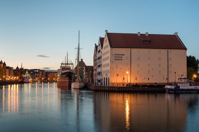 Gdansk's Historic Treasures: A Private Walking Tour - Neptune Fountain and Artus Court