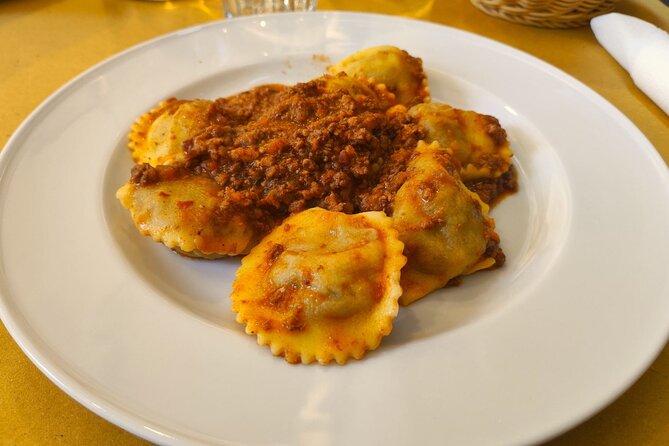 Half-Day Lucca Traditional Food Walking Tour With Lunch - Cancellation Policy