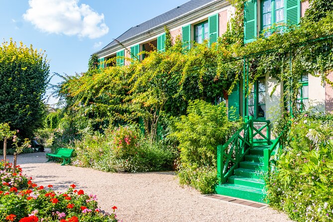 Half Day Trip Giverny Monets Gardens at Your Leisure From Paris - Services Included