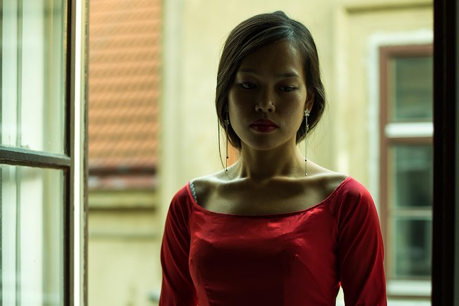 Hanoi Memories With a Travel Journalist - Navigating Hanois Bustling Streets