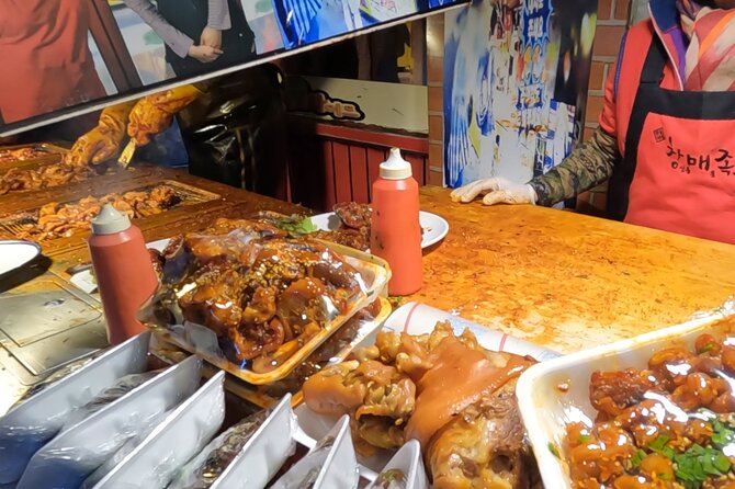Hidden Places in Seoul That Only Koreans Visit, With a Night Tour - Small Group Travel Experience