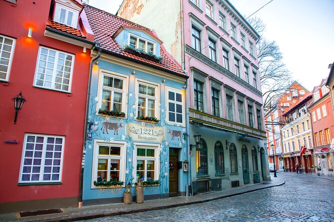 Historic Riga: Exclusive Private Tour With a Local Expert - Pricing and Booking