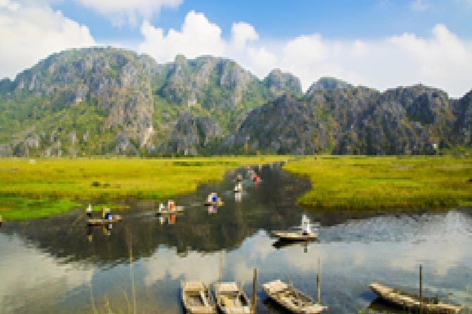 Hoa Lu & Tam Coc & Mua Cave Tour (Limousine Bus, Small Boat Boarding Fee, Lunch Included) - Safety and Accessibility