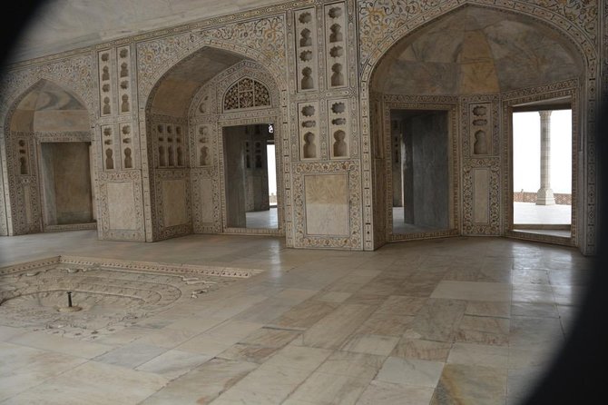 In The City of Love - Agra Day Excursion From Delhi by Gatimaan Express Train - Price and Booking Details