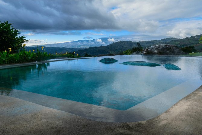 Irazu Volcano and Hacienda Orosi Hot Springs Full Day With Lunch - Lunch Details