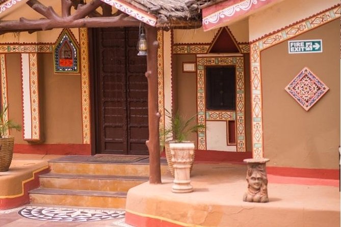 Jaipur Half-Day Tour With Lunch at Chokhi Dhani Resort - Chokhi Dhani Resort Lunch Details