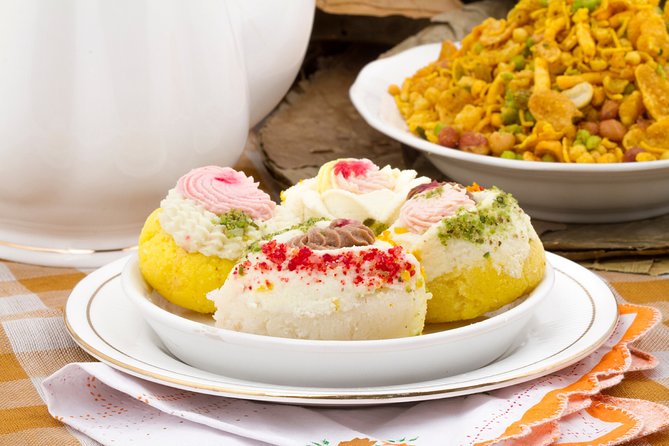 Kolkata Food Crawl (2 Hours Guided Local Food Tasting Tour) - Additional Details